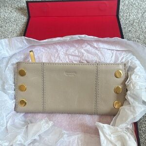 Hammitt110 North Wallet, Chateau Cream and Brushed Yellow Gold Hardware
